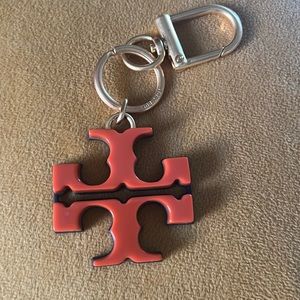 TORY BURCH | Orange Resin Key Fob Logo Keychain